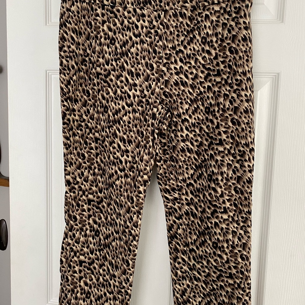 Robe - Picture 2 of 16
